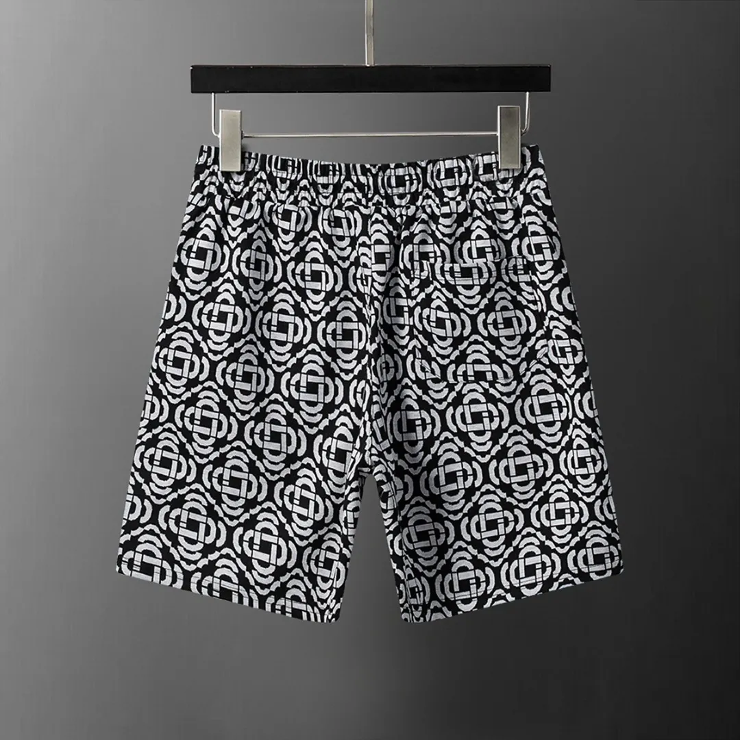 29100# New Arrival casual shorts from the official website for spring and summer 2026. The knitted jacquard fabric is handsome, the fabric is comfortable, the workmanship is rigorous, and the wiring is neat. Good upper body effect·Sizes M-3XL Black